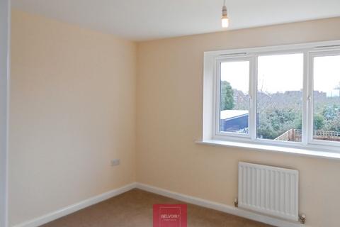 2 bedroom semi-detached house to rent, Crump Way, Evesham, WR11