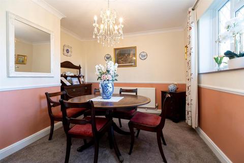 3 bedroom end of terrace house for sale, Buckingham Road, Borehamwood WD6