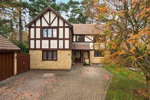 5 bedroom detached house for sale, Holmbury Avenue, Crowthorne, Berkshire