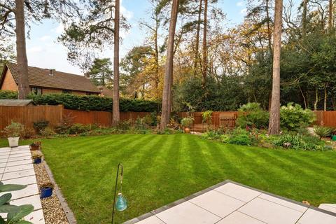 5 bedroom detached house for sale, Holmbury Avenue, Crowthorne, Berkshire