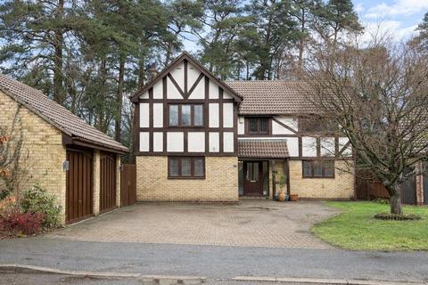 5 bedroom detached house for sale, Holmbury Avenue, Crowthorne, Berkshire