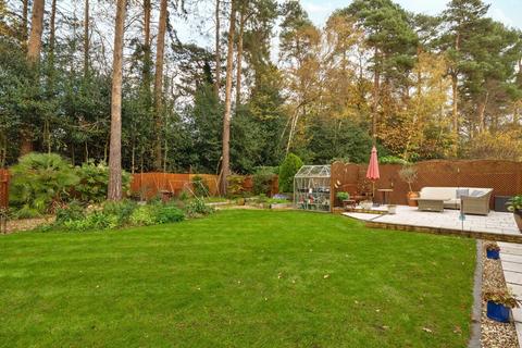 5 bedroom detached house for sale, Holmbury Avenue, Crowthorne, Berkshire