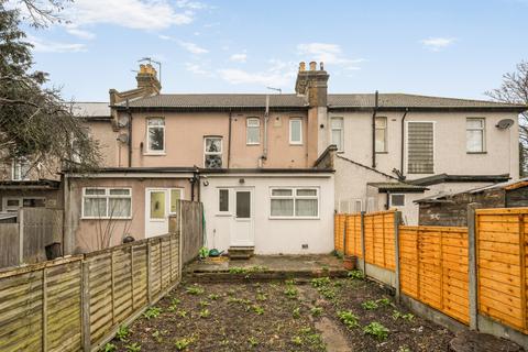 2 bedroom apartment for sale, Courtland Avenue, Ilford