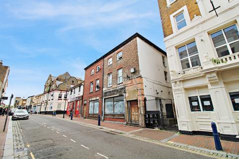 1 bedroom flat to rent, Queen Street, Gravesend, Kent, DA12