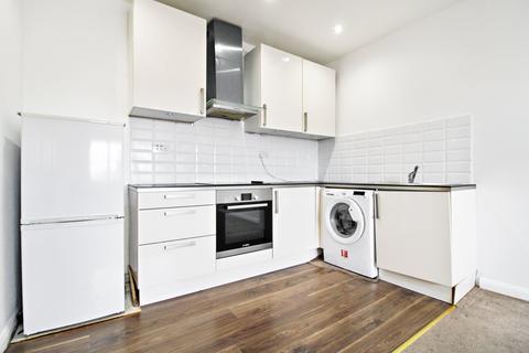 1 bedroom flat to rent, Queen Street, Gravesend, Kent, DA12