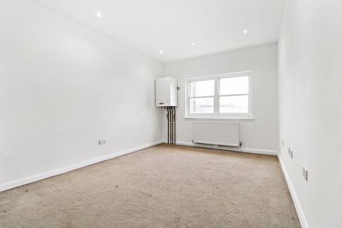 1 bedroom flat to rent, Queen Street, Gravesend, Kent, DA12