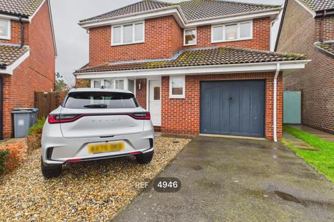 4 bedroom detached house to rent, Butler Smith Gardens, Ipswich, IP5 2FN