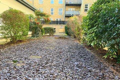 2 bedroom flat for sale, Catalonia Apartments, Metropolitan Station Approach, Watford, WD18