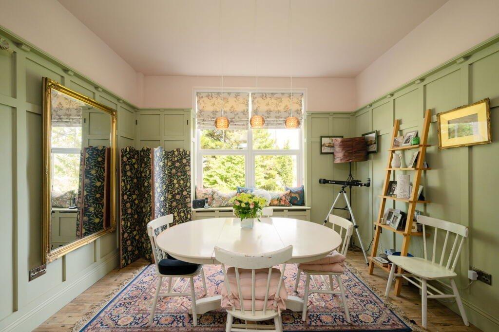 Breakfast Room
