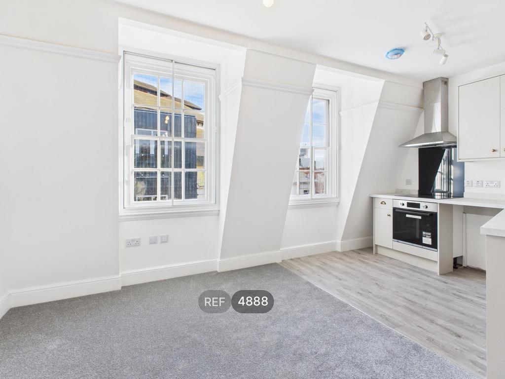Kitchen/Living area