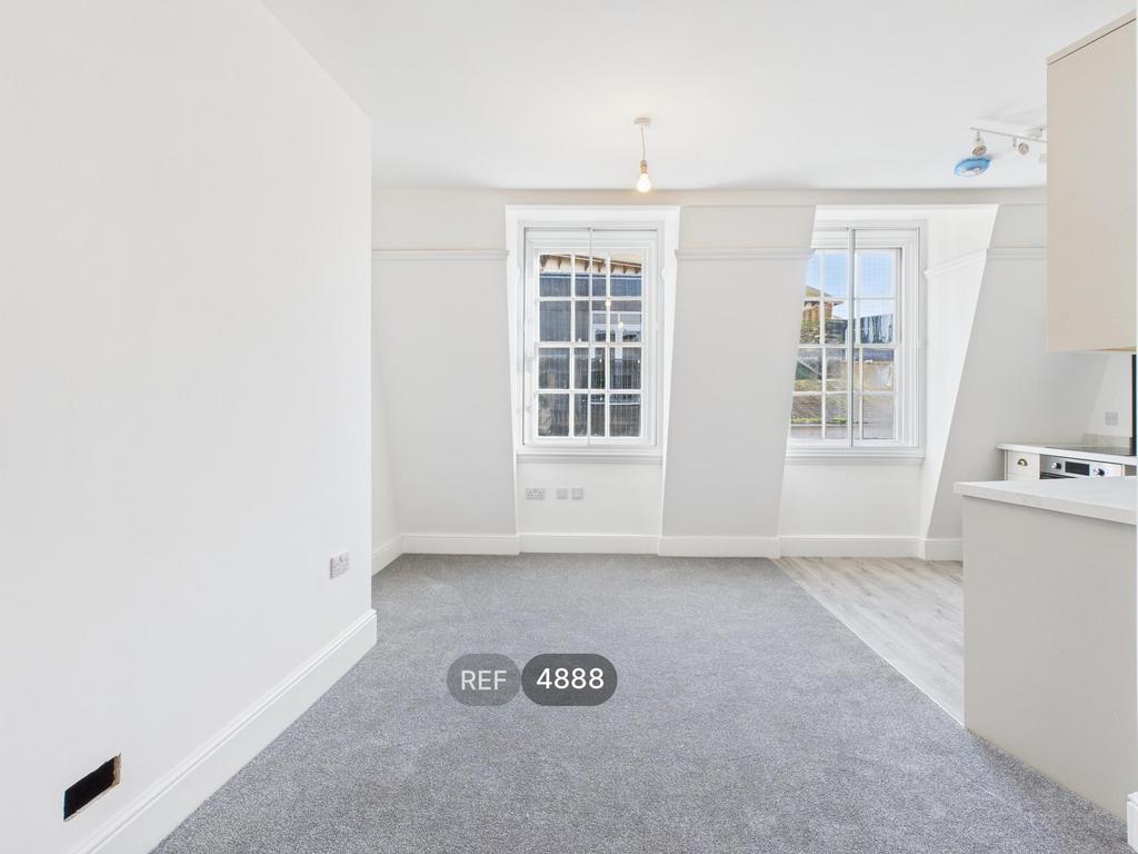 Kitchen/Living area