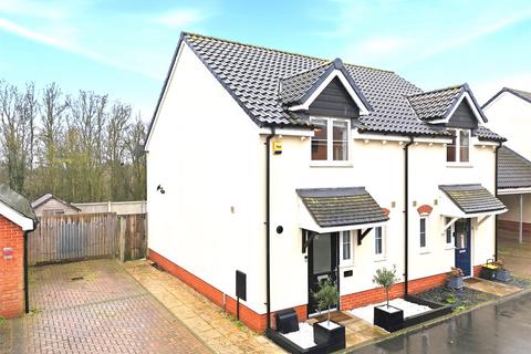 2 bedroom semi-detached house for sale, Kiln Way, Great Wakering, Essex, SS3