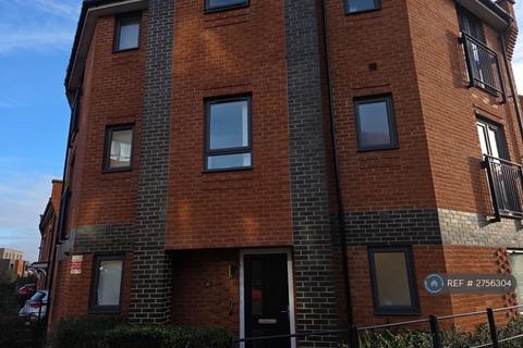 4 bedroom semi-detached house to rent, Nightingale Way, Reading, RG30