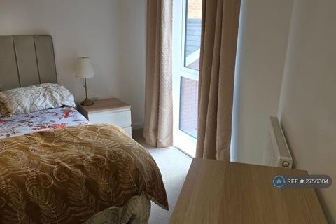 4 bedroom semi-detached house to rent, Nightingale Way, Reading, RG30