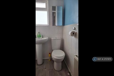 1 bedroom in a house share to rent, Longcroft Close, Basingstoke, RG21