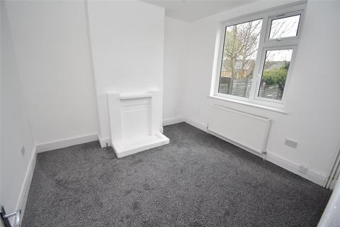 3 bedroom terraced house for sale, St Michaels Avenue, Houghton Regis, Dunstable, Bedfordshire, LU5
