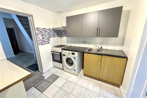 3 bedroom house to rent, Worland Road, Stratford