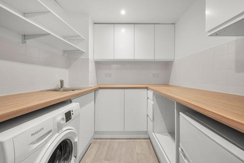 1 bedroom flat to rent, Deptford Broadway, London, SE8