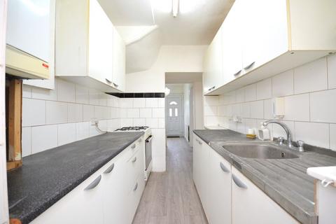 3 bedroom terraced house to rent, Verulam Road - Greenford UB6