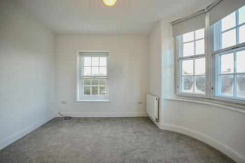 2 bedroom flat to rent, Cliff Avenue, Ormesby House, NR27