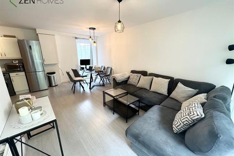 2 bedroom apartment to rent, 30 Queen Street, London N17