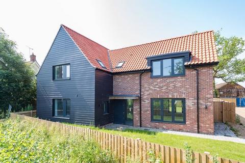 4 bedroom detached house for sale, Thorndon