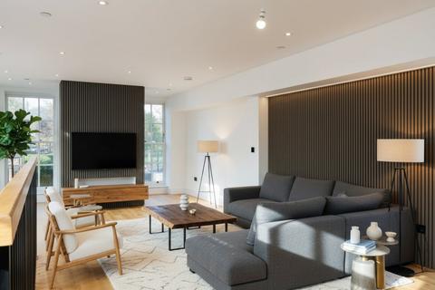 2 bedroom duplex for sale, Sadlers House, 180 Lower Richmond Road, London, SW15