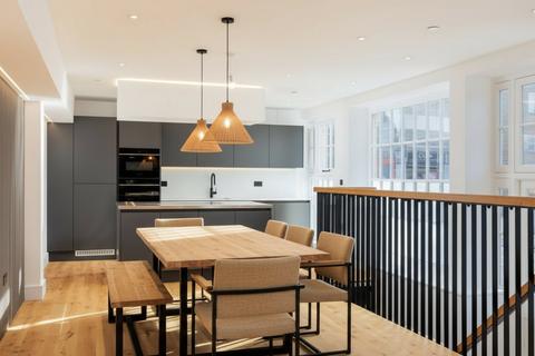 2 bedroom duplex for sale, Sadlers House, 180 Lower Richmond Road, London, SW15
