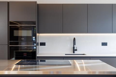 2 bedroom duplex for sale, Sadlers House, 180 Lower Richmond Road, London, SW15