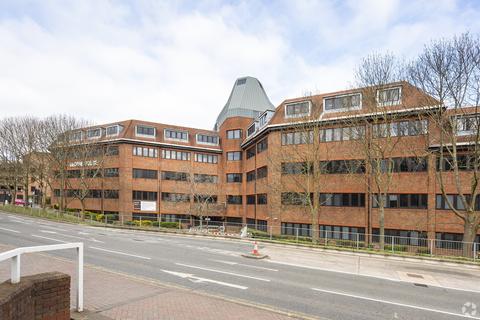 Office to rent, Ashley Ave Epsom KT18 5AD