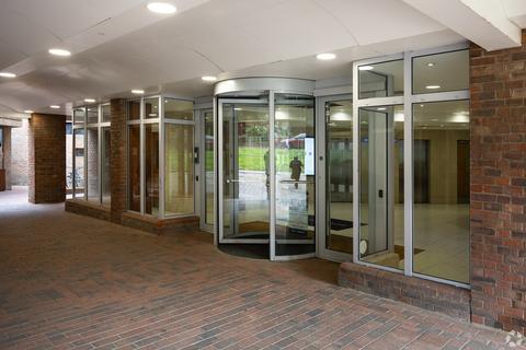 Office to rent, Ashley Ave Epsom KT18 5AD
