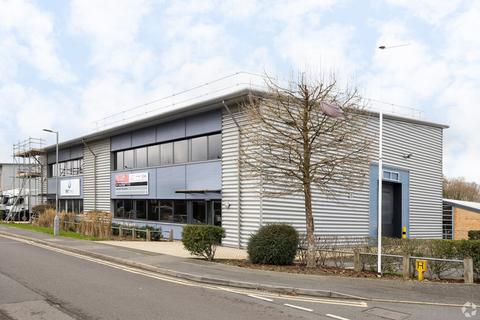 Warehouse to rent, 941-942 Yeovil Rd Slough SL1 4JG