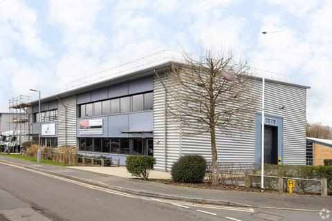 Warehouse to rent, 941-942 Yeovil Rd Slough SL1 4JG