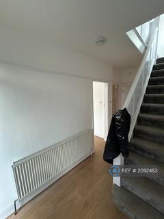 4 bedroom semi-detached house to rent, Culver Grove, Stanmore, HA7