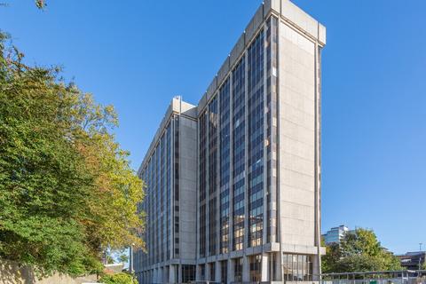 Office to rent, 2 Fitzalan Rd Cardiff CF24 0EB