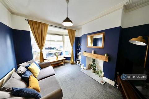 2 bedroom terraced house to rent, Thoresby Street, Hull, HU5