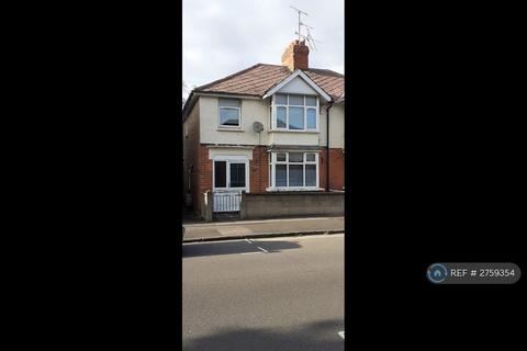 3 bedroom semi-detached house to rent, Beckhampton Street, Swindon, SN1