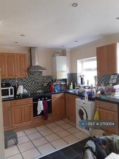 3 bedroom semi-detached house to rent, Beckhampton Street, Swindon, SN1