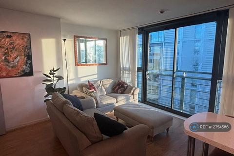 2 bedroom flat to rent, Chapel Street, Salford, M3