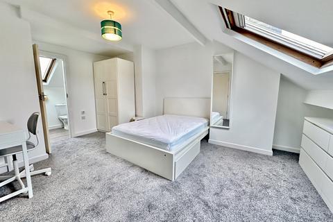 2 bedroom duplex to rent, 2 Gatefield Road Abbeydale Sheffield S7 1RD
