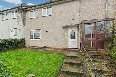 2 bedroom terraced house to rent, Plaistow Close, Stanford-Le-Hope, SS17