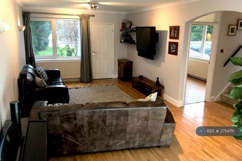 4 bedroom detached house to rent, Glebelands, Claygate, Esher, KT10