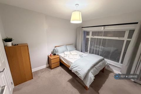 1 bedroom in a house share to rent, Barrow Close, Coventry, CV2