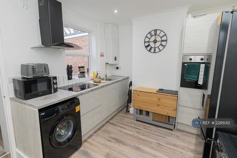 1 bedroom in a house share to rent, Barrow Close, Coventry, CV2