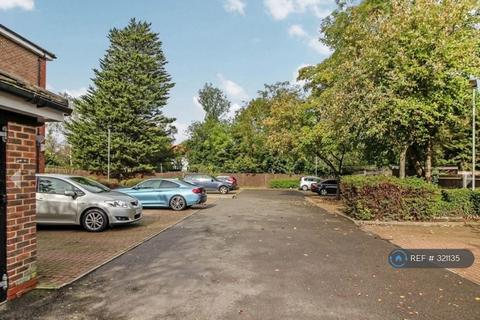 2 bedroom flat to rent, Blenheim Court, Harrow, HA3
