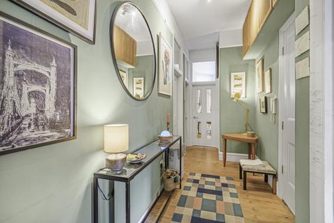 2 bedroom flat to rent, Lurline Gardens, London, SW11