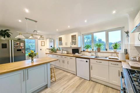 4 bedroom detached house for sale, King George V Close, Ryde, PO33 3DE