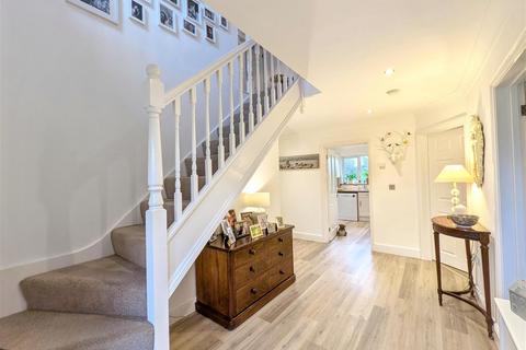 4 bedroom detached house for sale, King George V Close, Ryde, PO33 3DE
