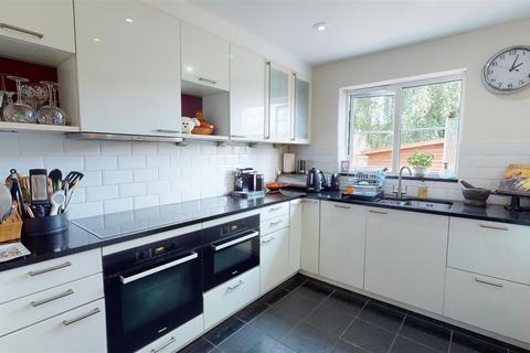 4 bedroom detached house for sale, Upper Hall View, Northowram, Halifax