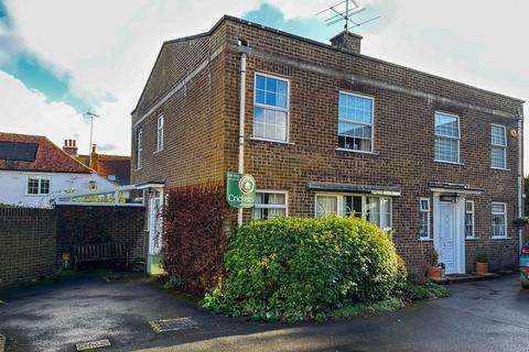 Old Bath Road, Newbury, RG14